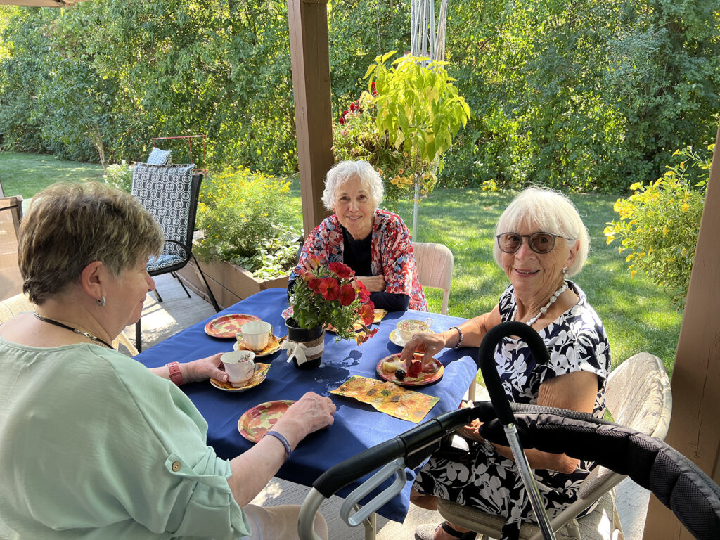CFUW Welland and District September Tea